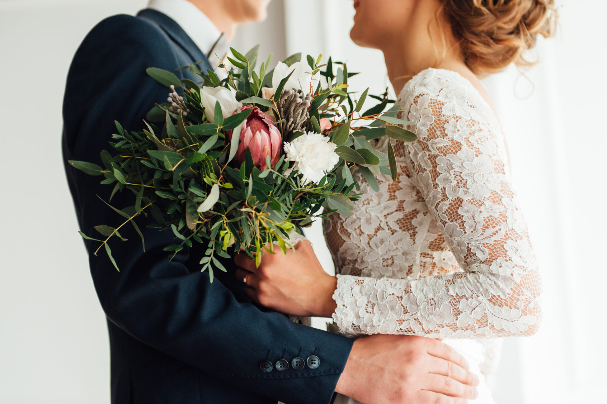 6 Wedding Planning Apps You Need To Use